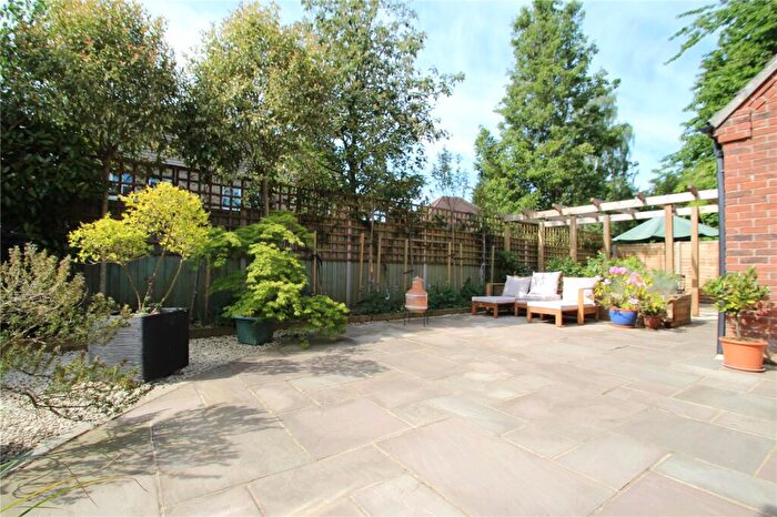 4 Bedroom Detached House For Sale In Tayberry Grove, Mortimer, Reading, Berkshire, RG7