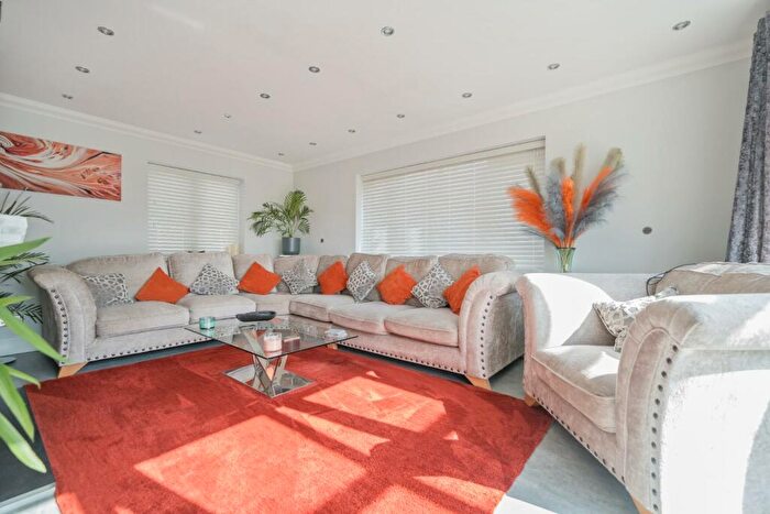 4 Bedroom Detached House For Sale In Meadow Crescent, Upper Halling, Rochester, ME2