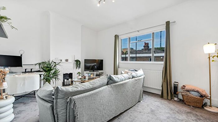1 Bedroom Maisonette To Rent In Fairfield Street, London, SW18