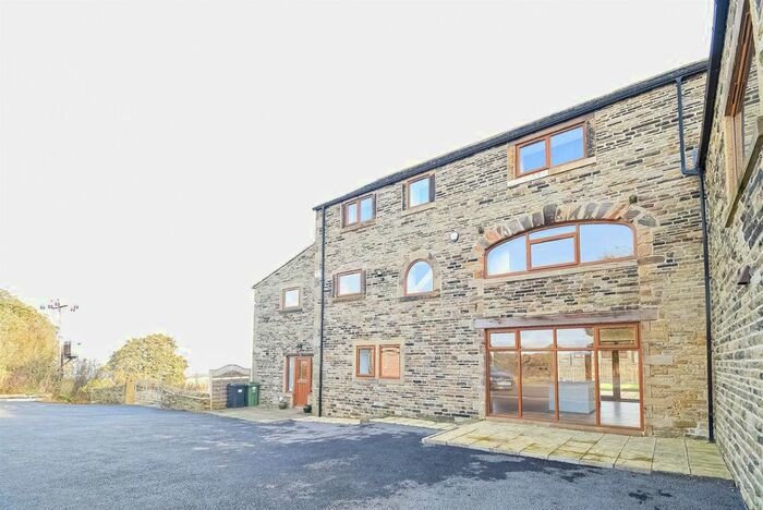 5 Bedroom Barn Conversion To Rent In Low Farm, Wakefield Road, Grange Moor WF4