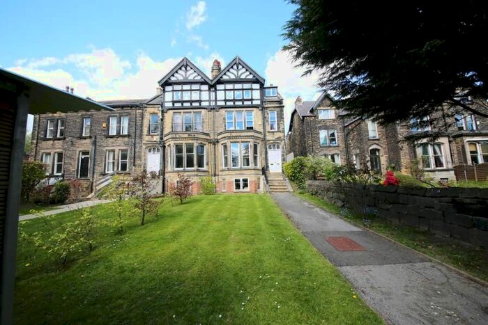 2 Bedroom Flat To Rent In Burton Crescent, Headingley, Leeds ., LS6