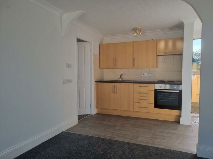 2 Bedroom Flat To Rent In Zero Deposit OPtion Available - Flat In Dawlish Warren, EX7