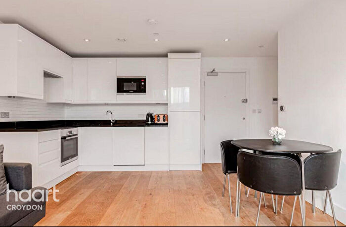 2 Bedroom Apartment To Rent In South End, Croydon, CR0