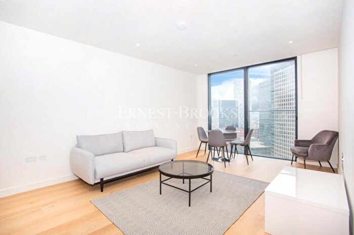 1 Bedroom Apartment To Rent In Hampton Tower, Marsh Wall, Canary Wharf, E14