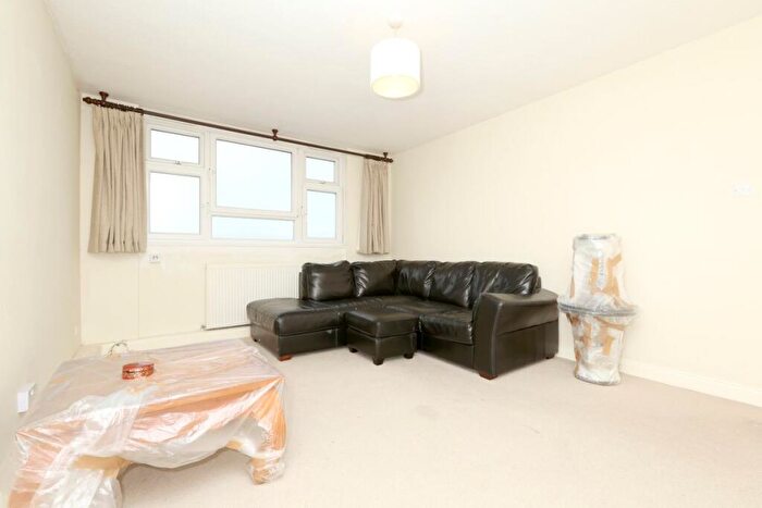 2 Bedroom Flat To Rent In Peregrine House, Hall Street, Clerkenwell, EC1V