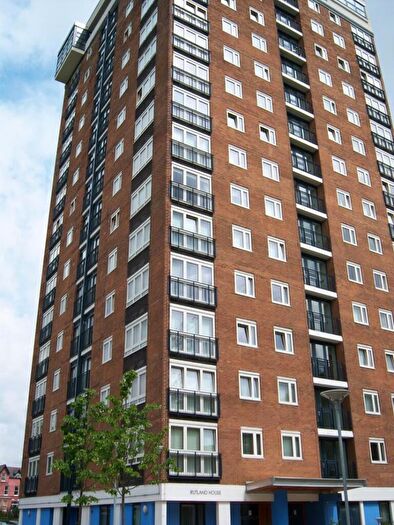 3 Bedroom Flat To Rent In Croxteth Drive, Liverpool, Merseyside, L17