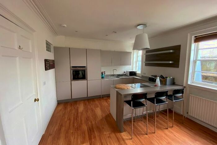 2 Bedroom Flat To Rent In Atholl Place, Haymarket, Edinburgh, EH3