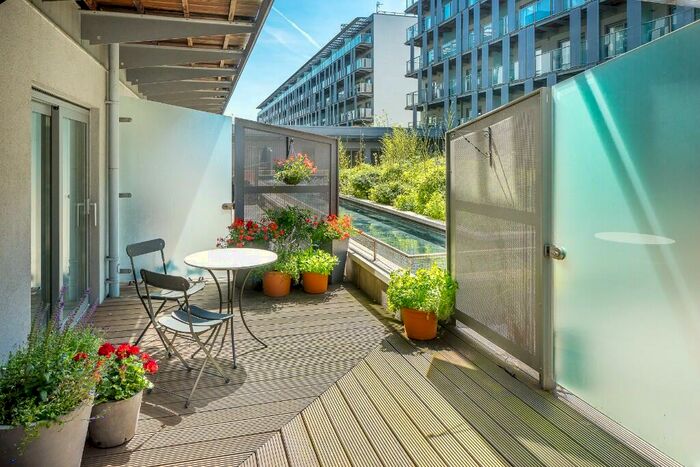 2 Bedroom Flat To Rent In Royal Carriage Mews, London, SE18