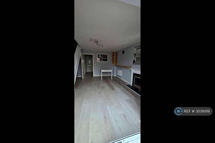 2 Bedroom Terraced House To Rent In Pier Way, London, SE28