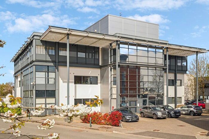 1 Bedroom Apartment For Sale In Vanwall Road, Maidenhead, SL6