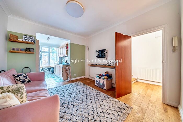 2 Bedroom Flat To Rent In Geoffrey Road, London, SE4