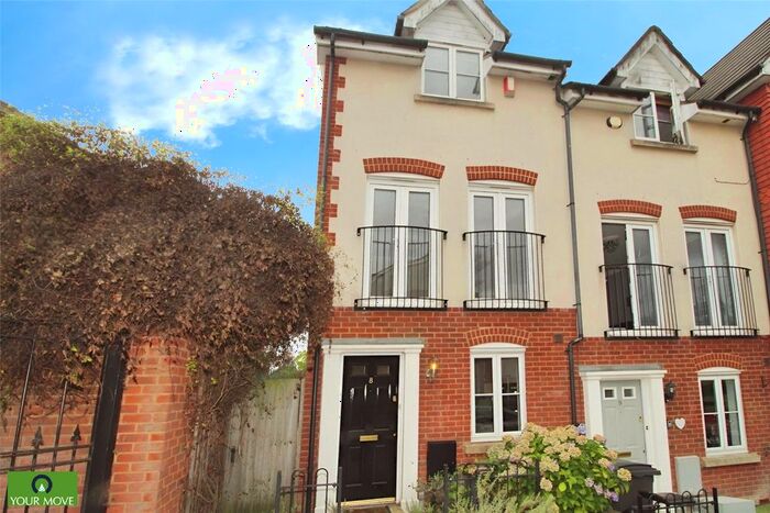 3 Bedroom End Of Terrace House To Rent In Hereford Close, Kennington, Ashford, Kent, TN24