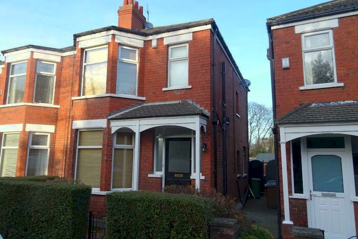 3 Bedroom Semi-Detached House To Rent In Swanland Road, Hessle, HU13
