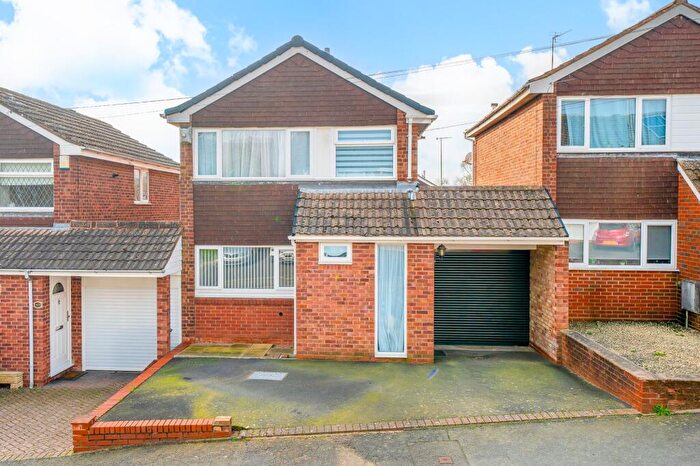 3 Bedroom Semi Detached House For Sale In Abberley Avenue, Stourport-On-Severn, DY13