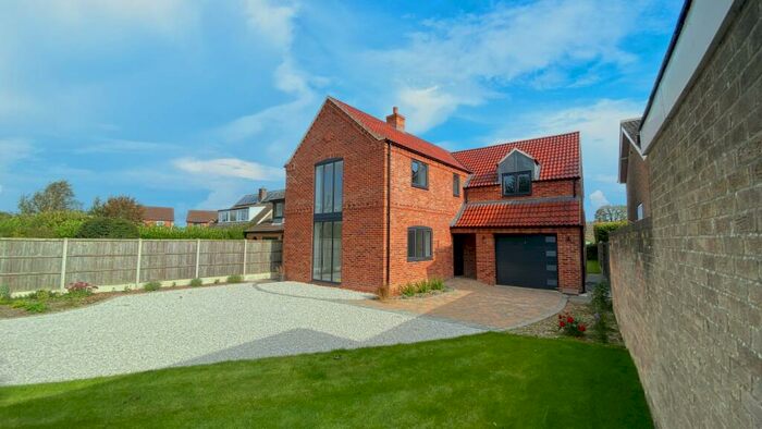 4 Bedroom Detached House For Sale In Grantham Road, Navenby, LN5