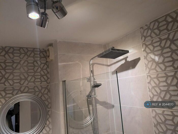 2 Bedroom Flat To Rent In Lymburn Street, Glasgow, G3