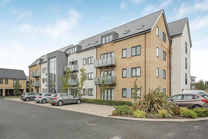 2 Bedroom Apartment For Sale In Ruston Close, Reading, RG2
