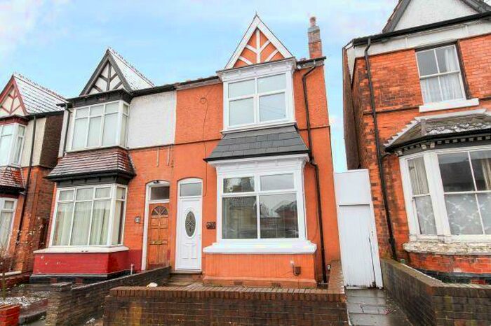 Studio To Rent In Lansdowne Rd, B24