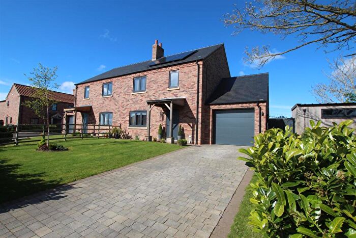 3 Bedroom Semi Detached House For Sale In Corner Farm Close, Middle Rasen, Market Rasen, LN8