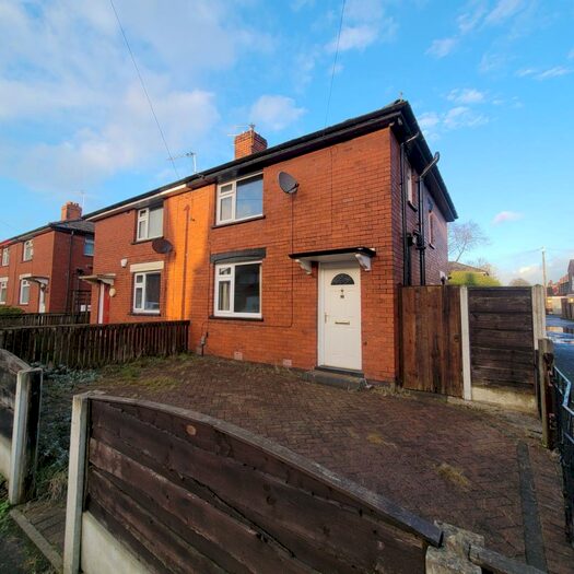 3 Bedroom Semi-Detached House To Rent In Thorpe Avenue, Radcliffe, Manchester, M26