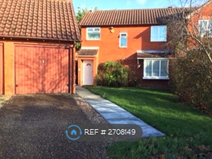 3 Bedroom Semi-Detached House To Rent In Huntingbrooke, Great Holm, Milton Keynes, MK8