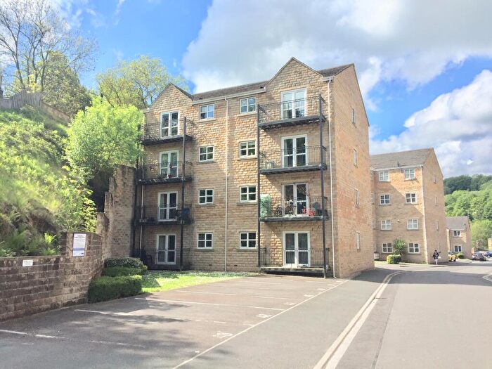 2 Bedroom Apartment To Rent In Mill Stream Drive, Halifax, HX2