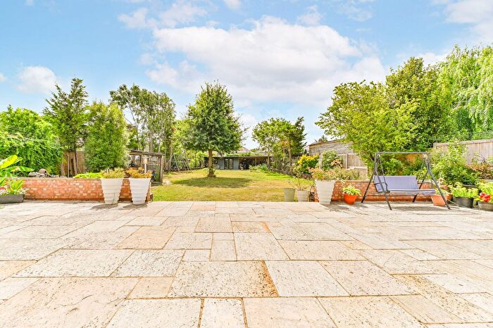 6 Bedroom Semi Detached House For Sale In Hill Crescent, Worcester Park, KT4