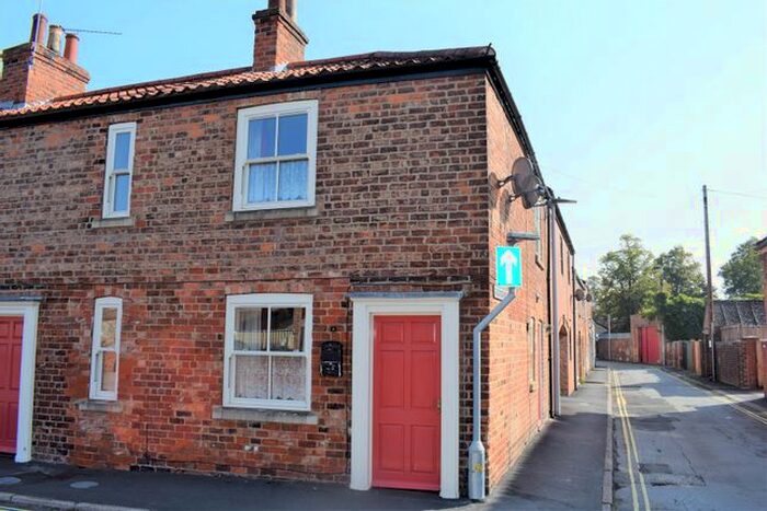 2 Bedroom Terraced House To Rent In Cross Street, Brigg, DN20