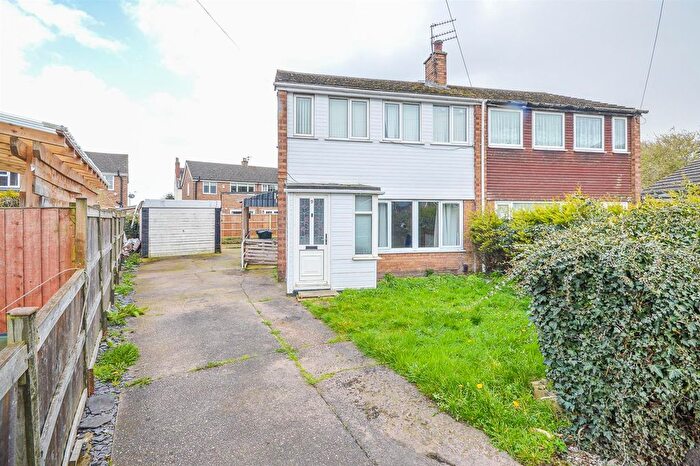 3 Bedroom Semi Detached House For Sale In The Croft, Arksey, Doncaster, DN5