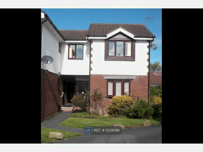 2 Bedroom Maisonette To Rent In Mooreview Court, Blackpool, FY4