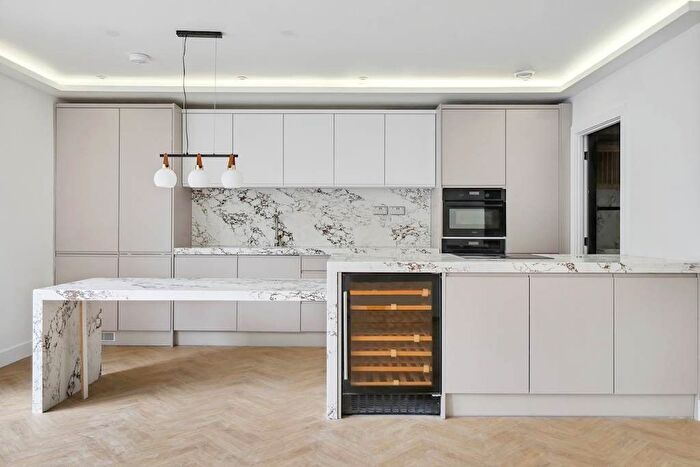 3 Bedroom Property To Rent In The Ridge Way, Sanderstead, South Croydon, CR2