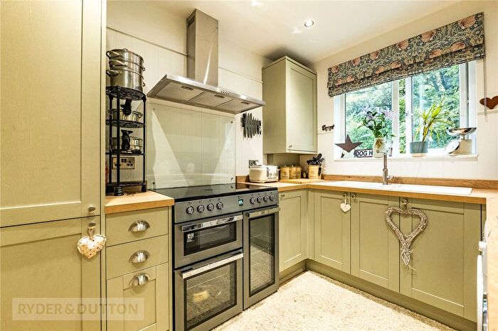 2 Bedroom Flat For Sale In Factory Lane, Milnsbridge, Huddersfield, West Yorkshire, HD3