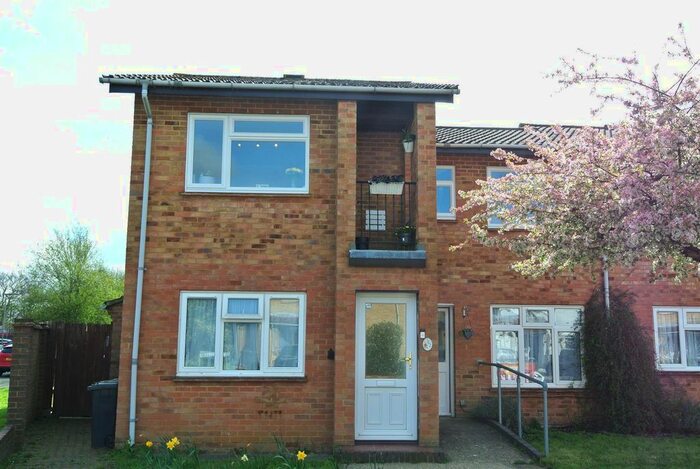 2 Bedroom Maisonette To Rent In Larksfield, Englefield Green, Egham, TW20