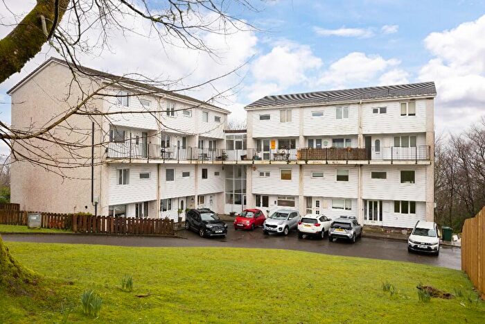 3 Bedroom Ground Maisonette For Sale In Loch View, Ardpeaton, Cove, Helensburgh, Argyll And Bute, G84