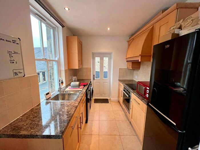 1 Bedroom Flat To Rent In South Hawksworth Street, Ilkley, West Yorkshire, Uk, LS29