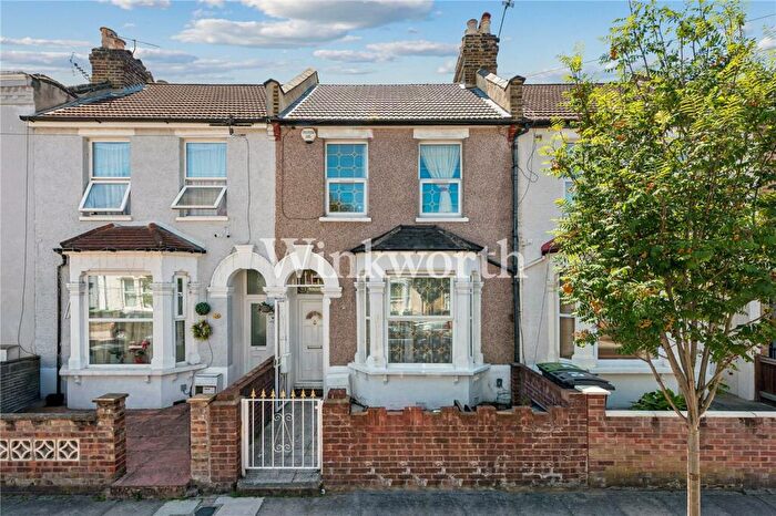 4 Bedroom Terraced House To Rent In Asplins Road, Tottenham, N17