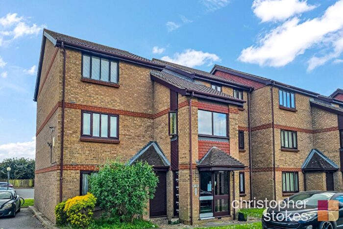 1 Bedroom Flat For Sale In Latimer Court, Bryanstone Road, Waltham Cross, Hertfordshire, EN8