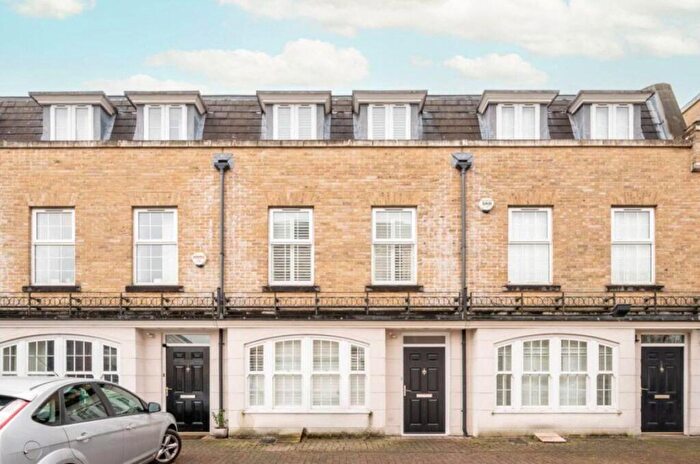 4 Bedroom Terraced House To Rent In St. Martins Lane, Beckenham, BR3