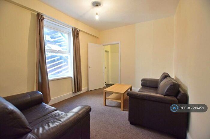 2 Bedroom Flat To Rent In Cartington Terrace, Newcastle Upon Tyne, NE6
