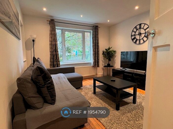 4 Bedroom Semi-Detached House To Rent In Grosvenor Road, London, N10