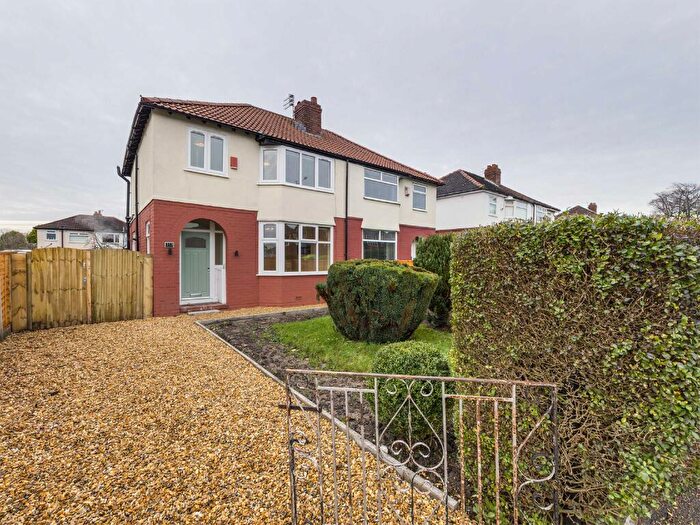 3 Bedroom Semi-Detached House To Rent In Brinnington Road, Stockport, SK5