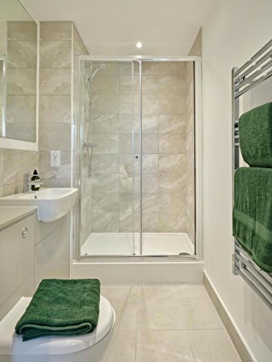 3 Bedroom Flat To Rent In Oxbow, Stephenson House, M5