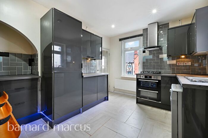 2 Bedroom Property To Rent In Isham Road, London, SW16