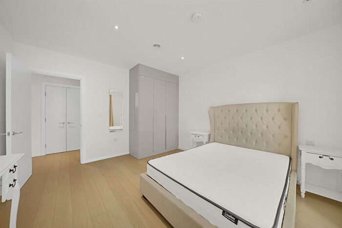 1 Bedroom Flat To Rent In Glasshouse Gardens, London, E20