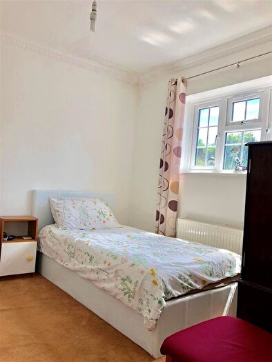 1 Bedroom Flat To Rent In Ernest Street, London, E1