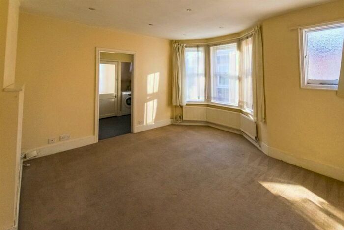 2 Bedroom Flat To Rent In Claremont Road, Harrow & Wealdstone, HA3