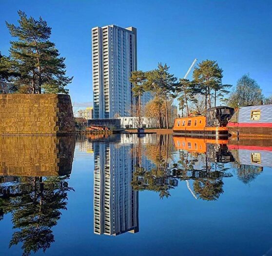 2 Bedroom Flat To Rent In Store Street, Manchester, Greater Manchester, M1