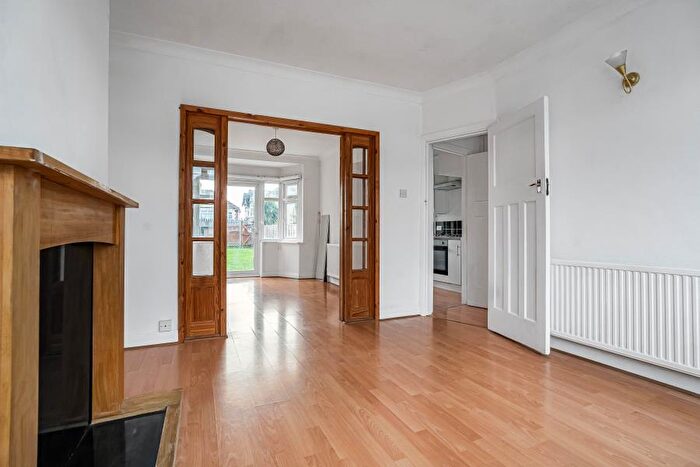 3 Bedroom Terraced House To Rent In Enfield, EN3