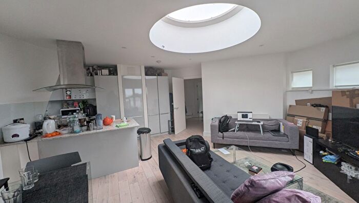 1 Bedroom Flat To Rent In Ostro House, Finchley Road, London, NW2