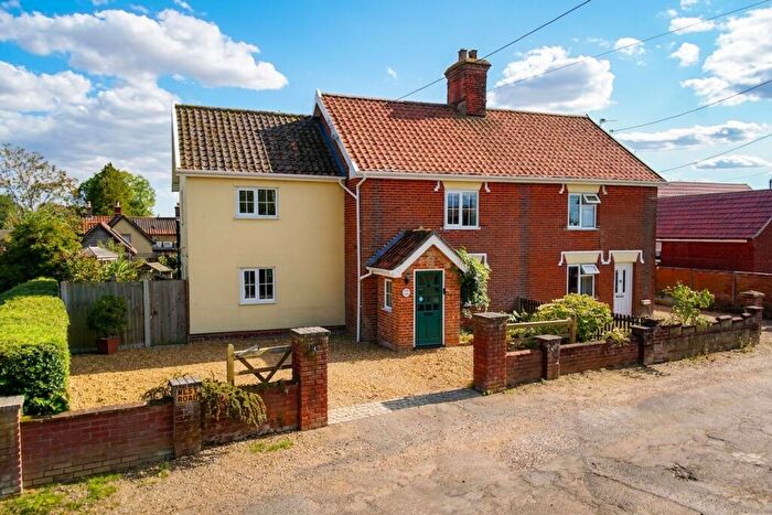 4 Bedroom Semi-Detached House For Sale In West Road, Forncett St. Peter, Norwich, NR16